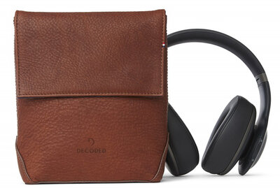 Decoded Leather Travel Pouch Pouch Bruin