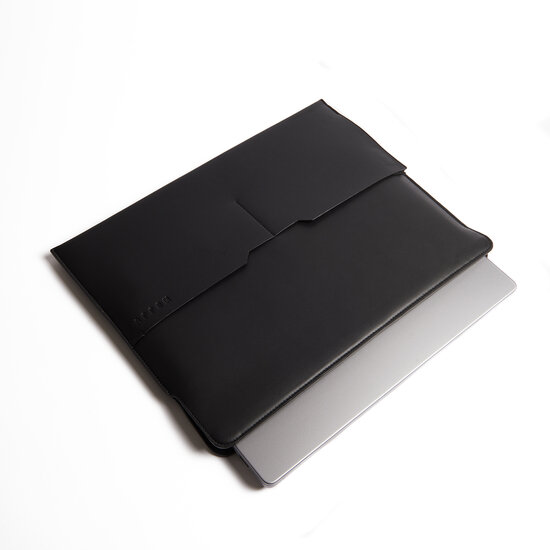 Mujjo Envoy leren MacBook Pro 16 inch sleeve zwart