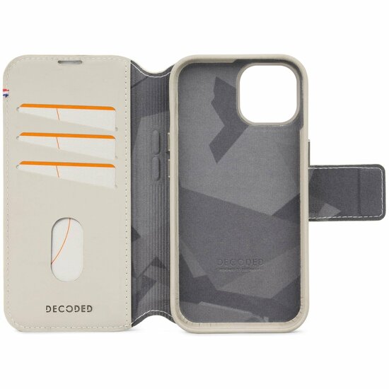 Decoded leren 2 in 1&nbsp;MagSafe Wallet iPhone 15 hoesje clay