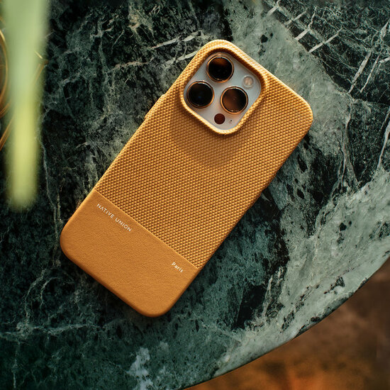 Native Union (Re)Classic MagSafe iPhone 15 Pro hoesje kraft