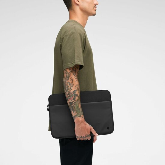 Incase Arc MacBook Pro 16 inch sleeve blauw