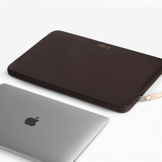 TechProtection Fleece MacBook 15 / 16 inch sleeve donkerbruin