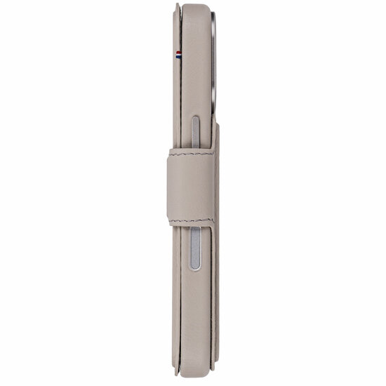 Decoded Leather Detachable 2 in 1&nbsp;Wallet iPhone 17 hoesje beige