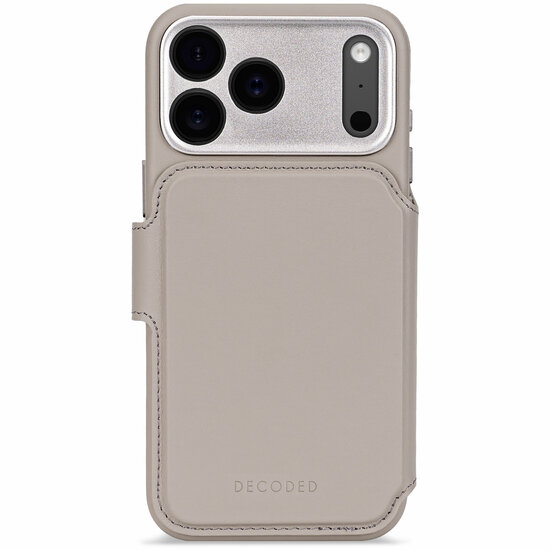 Decoded Leather Detachable 2 in 1&nbsp;Wallet iPhone 17 Pro hoesje beige