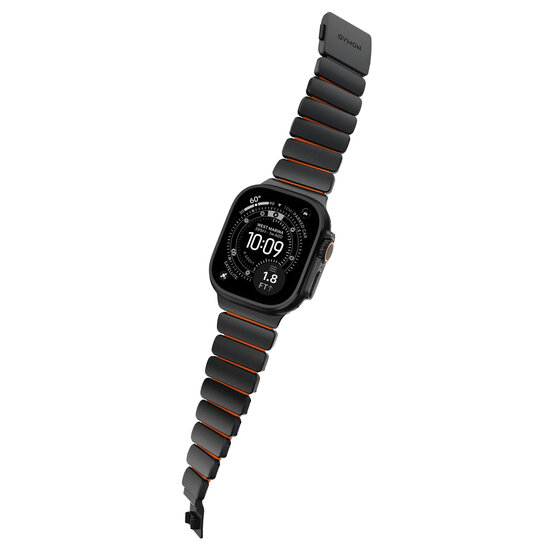 Nomad Stratos Band titanium Apple Watch 49 / 46 / 45 mm bandje zwart / oranje