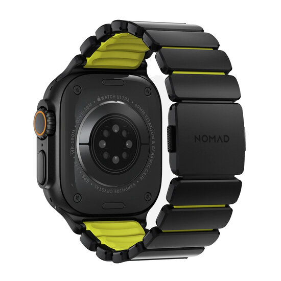 Nomad Stratos Band titanium Apple Watch 49 / 46 / 45 mm bandje zwart / volt
