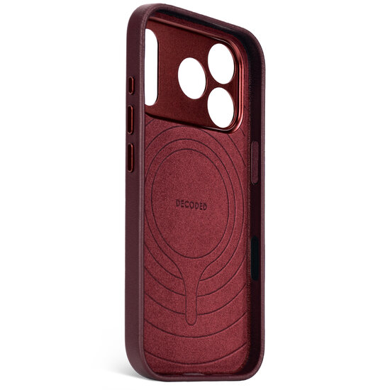 Decoded Leather backcover iPhone 17 Pro hoesje dark ruby