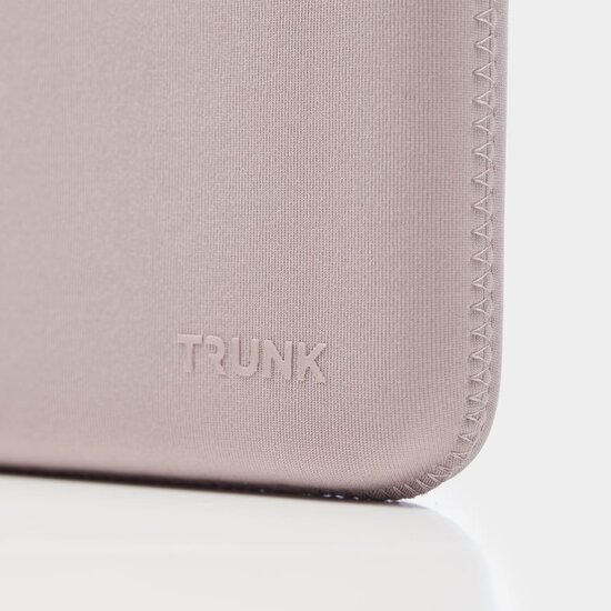 TRUNK Neoprene MacBook 13 inch sleeve roze