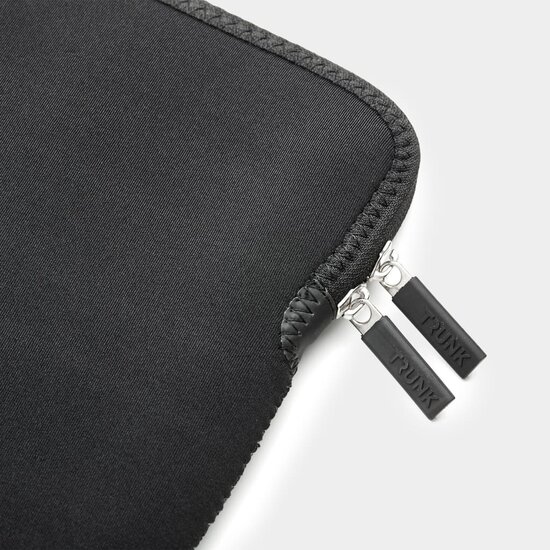 TRUNK Neoprene MacBook Pro 16 inch sleeve zwart