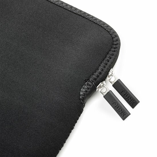 TRUNK Neoprene MacBook Air 15 inch sleeve zwart