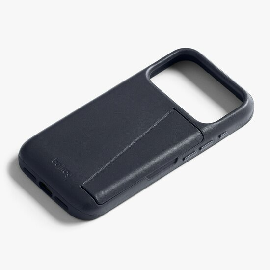 Bellroy Card iPhone 17 Pro wallet hoesje navy