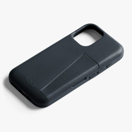 Bellroy Card iPhone 17 wallet hoesje navy