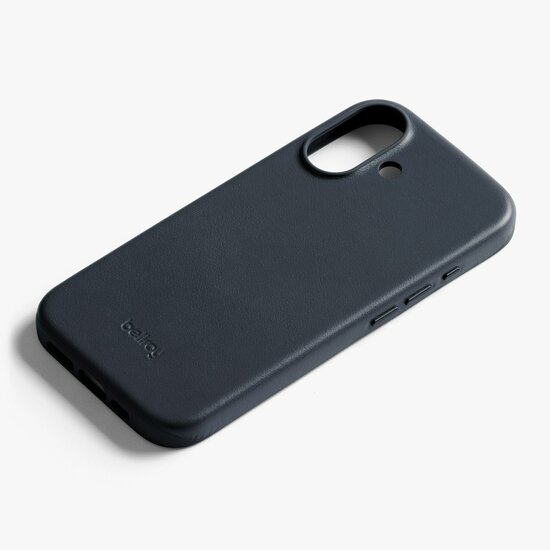 Bellroy leather iPhone 17 hoesje navy