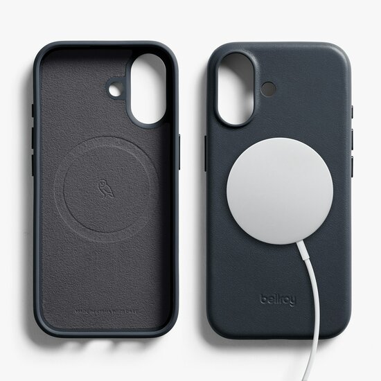 Bellroy leather iPhone 17 hoesje navy