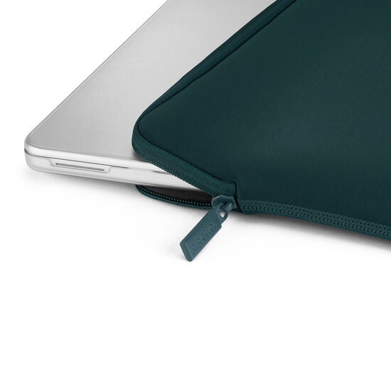 Pipetto Classic MacBook Neo 13 inch sleeve teal