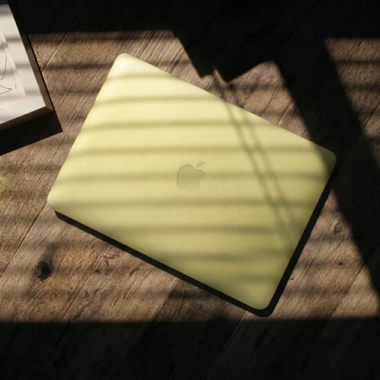 TechProtection Soft MacBook Neo 13 inch hardshell transparant