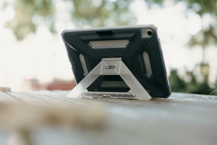 UAG Scout Plus iPad Air 11 inch hoesje grijs