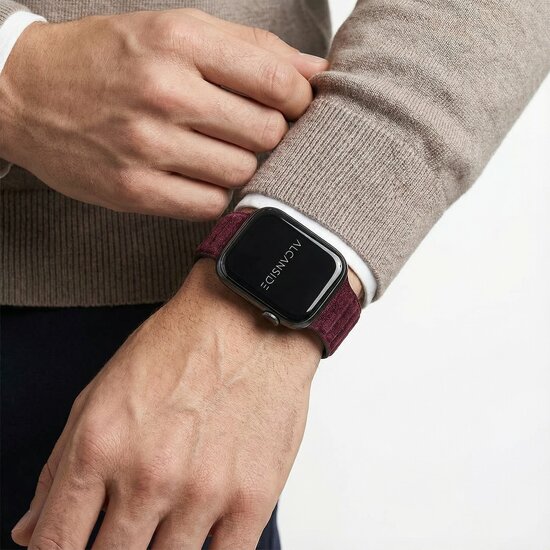 Alcanside Alcantara Apple Watch 49 / 46 / 45 mm bandje rood