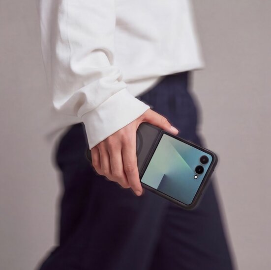TechProtection Hybrid MagSafe Galaxy Z Flip 8 hoesje zwart
