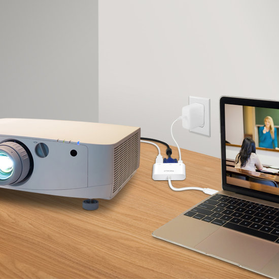 MacAlly USB-C naar VGA en USB-A adapter White