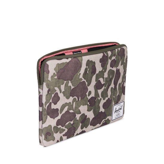 Herschel Anchor MacBook Pro 16 / 15 inch sleeve Camo