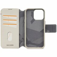 Decoded leren MagSafe&nbsp;Wallet iPhone 15 Pro Max hoesje clay