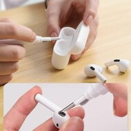 TechProtection Clean&nbsp;3-in-1 schoonmaak pen voor alle AirPods