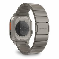 Decoded Titanium strap Apple Watch 49 / 46 / 45 / 44&nbsp; mm bandje zwart