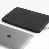 TechProtection Fleece MacBook 15 / 16 inch sleeve zwart