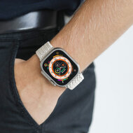 Vonm&auml;hlen Woven Loop Apple Watch 49 / 46 / 45 mm bandje beige