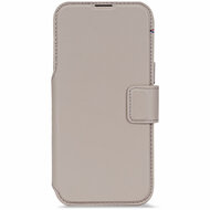 Decoded Leather Detachable 2 in 1&nbsp;Wallet iPhone 17 Pro Max hoesje beige