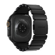 Nomad Stratos Band titanium Apple Watch 49 / 46 / 45 mm bandje zwart
