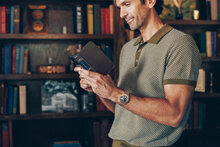 Twelve South BookBook iPhone 17 Pro hoesje