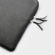 TRUNK Leather MacBook 13 inch sleeve zwart