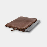 TRUNK Leather MacBook 13 inch sleeve bruin