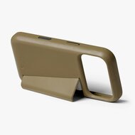 Bellroy Card iPhone 17 Pro wallet hoesje khaki