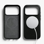 Bellroy leather iPhone 17 Pro hoesje zwart