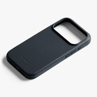 Bellroy leather iPhone 17 Pro hoesje navy