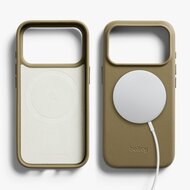 Bellroy leather iPhone 17 Pro hoesje khaki