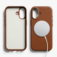 Bellroy leather iPhone 17 hoesje bruin