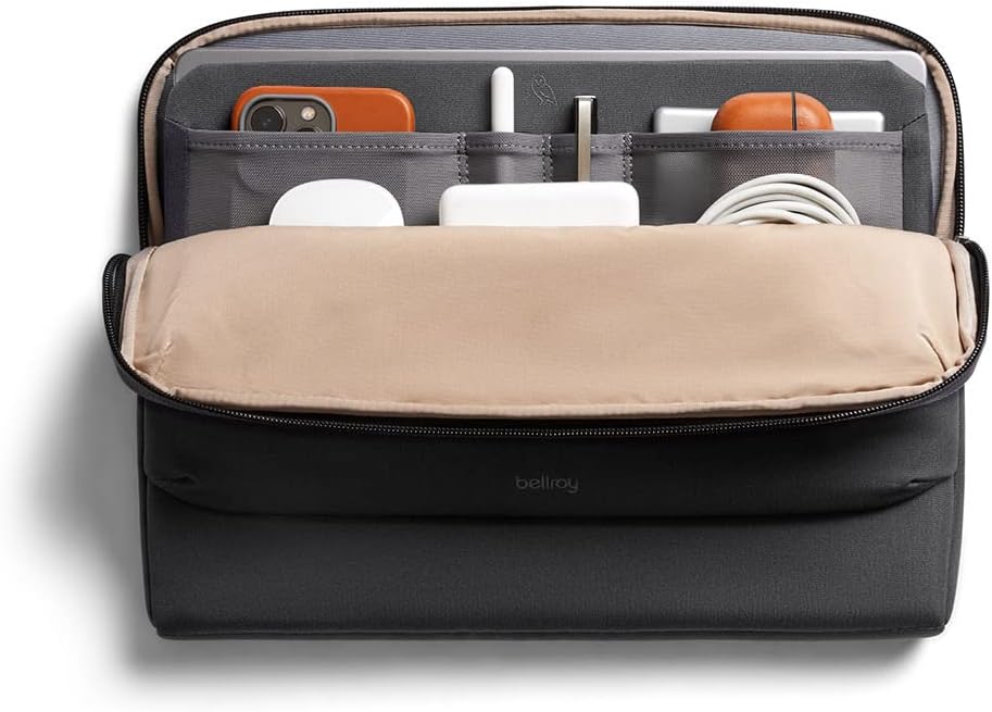 Bellroy Laptop Caddy MacBook Pro 14 inch sleeve zwart