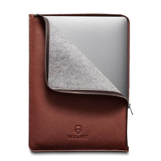 Woolnut Leather Folio MacBook Pro 15 Inch Hoesje Bruin