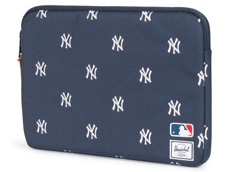 Herschel Anchor MacBook 14 / 13 Inch Sleeve Yankees